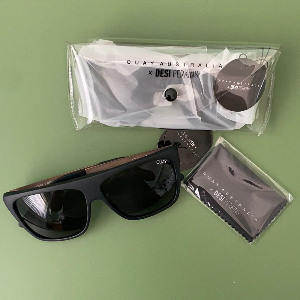Quay Women's Black Rectangle Sunglasses x Desi